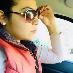 Meet your Posher, Dania